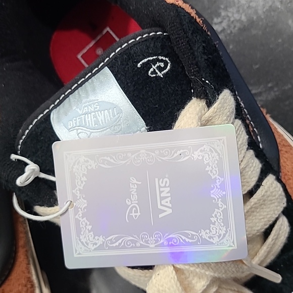 Vans Disney Lion King Scar shoes size 8 - Picture 8 of 9